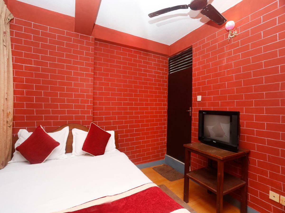 Spot On 497 Hotel Potala Thapathali ภายนอก รูปภาพ